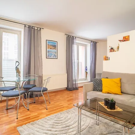 A Cozy In Downtown Apartament *